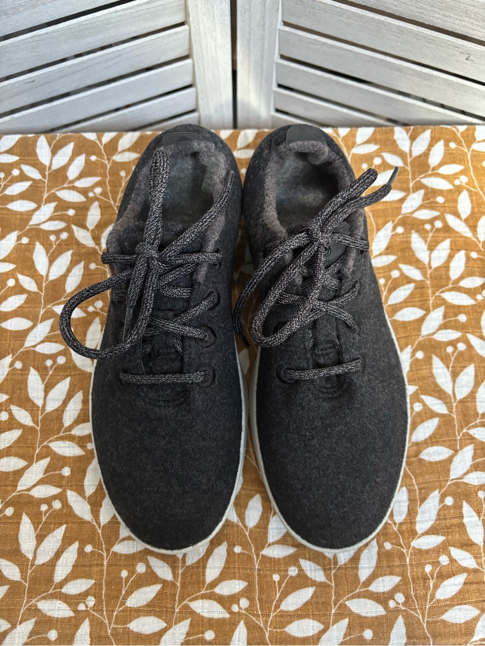 Allbirds Womens Wool Runners Dark Gray Sneakers size 9